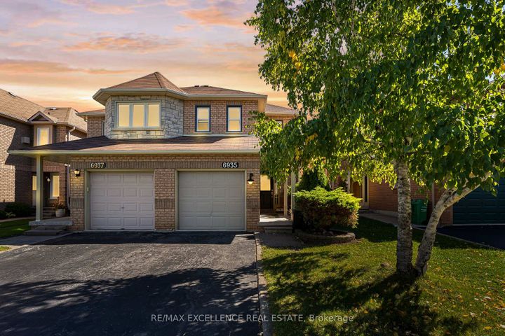Photo 1 at 6935 Dillingwood Drive, Lisgar, Mississauga