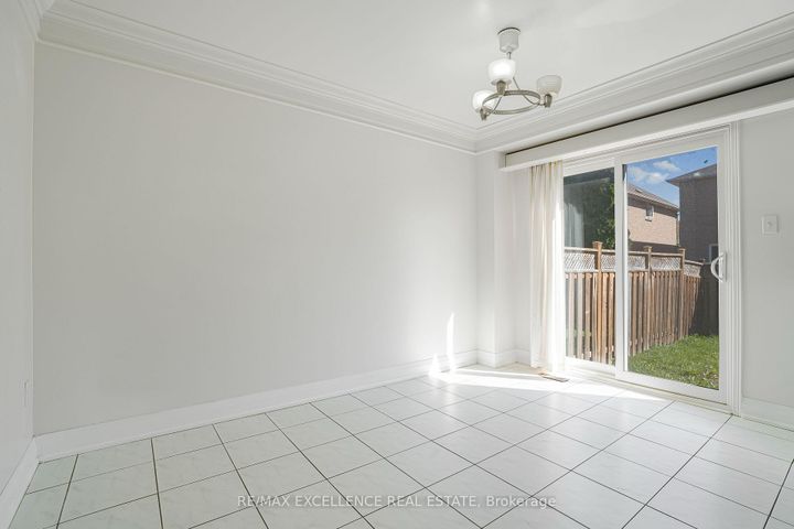 Photo 8 at 6935 Dillingwood Drive, Lisgar, Mississauga