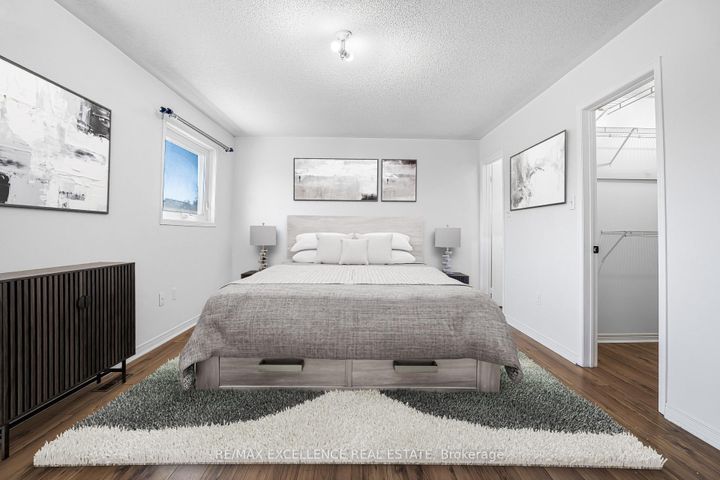 Photo 10 at 6935 Dillingwood Drive, Lisgar, Mississauga