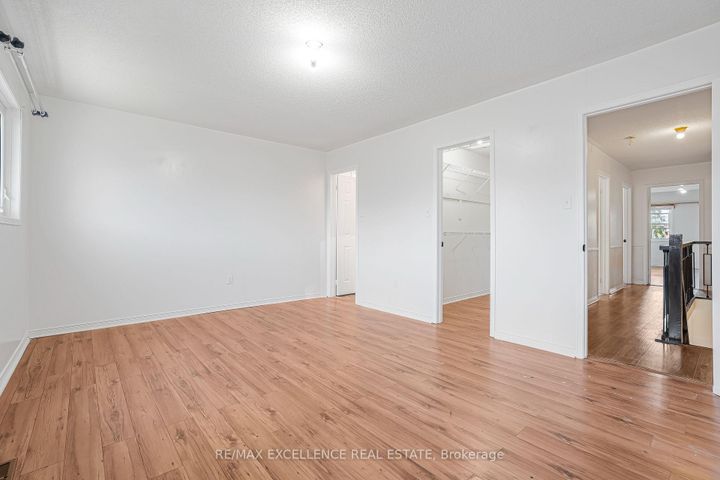 Photo 12 at 6935 Dillingwood Drive, Lisgar, Mississauga