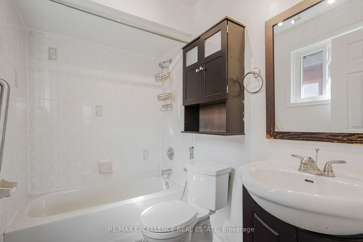 Photo 14 at 6935 Dillingwood Drive, Lisgar, Mississauga