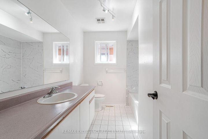 Photo 16 at 6935 Dillingwood Drive, Lisgar, Mississauga