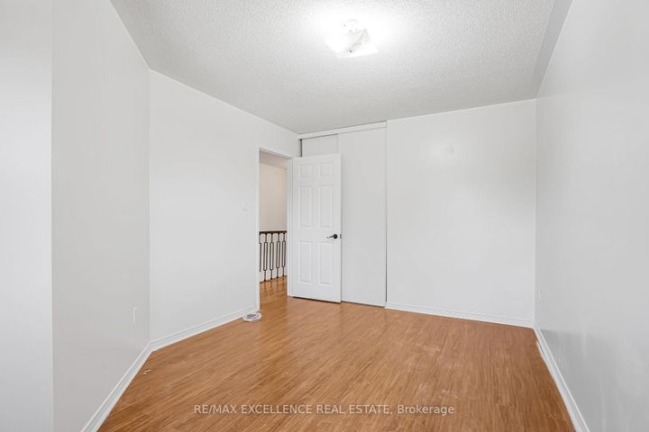 Photo 18 at 6935 Dillingwood Drive, Lisgar, Mississauga