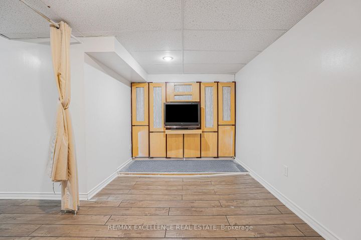Photo 23 at 6935 Dillingwood Drive, Lisgar, Mississauga