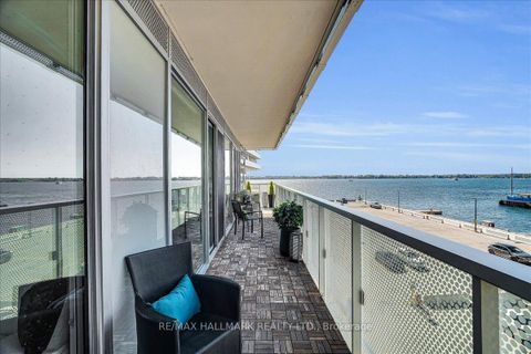 Photo 17 at 311 - 15 Queens Quay E, Waterfront Communities C8, Toronto