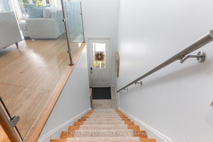 Photo 2 at 16 Dryden Way, Richview, Toronto
