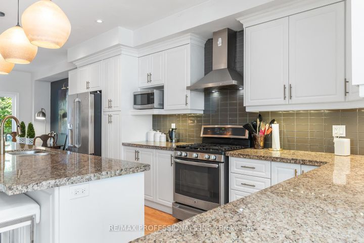 Photo 5 at 16 Dryden Way, Richview, Toronto