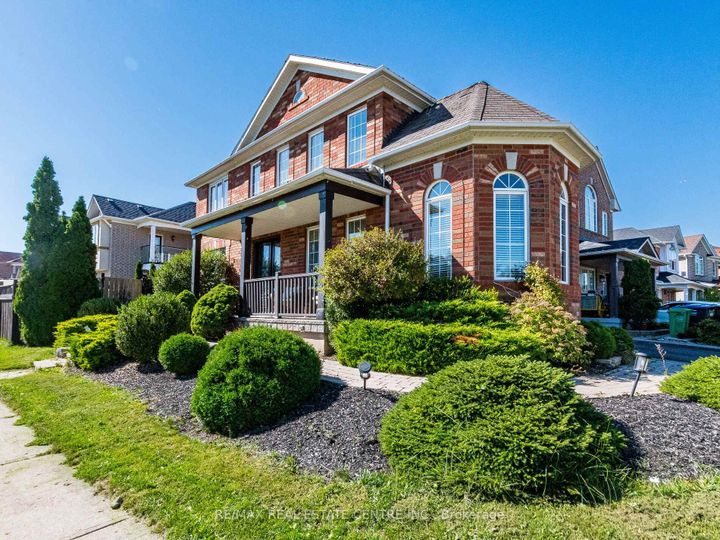 Photo 2 at 3927 Mayla Drive, Churchill Meadows, Mississauga