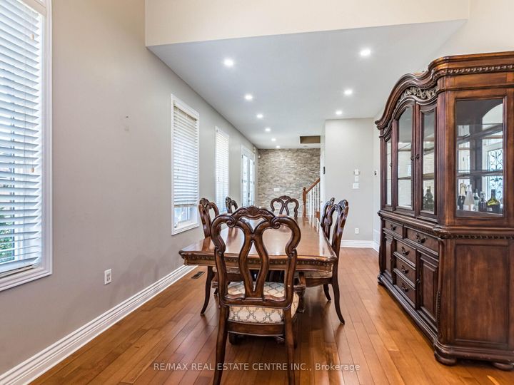 Photo 6 at 3927 Mayla Drive, Churchill Meadows, Mississauga
