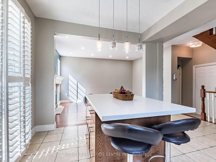Photo 17 at 3927 Mayla Drive, Churchill Meadows, Mississauga
