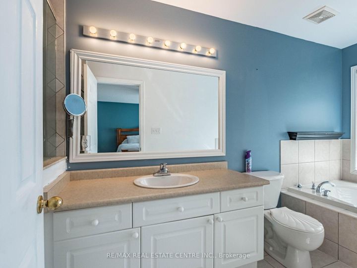 Photo 27 at 3927 Mayla Drive, Churchill Meadows, Mississauga