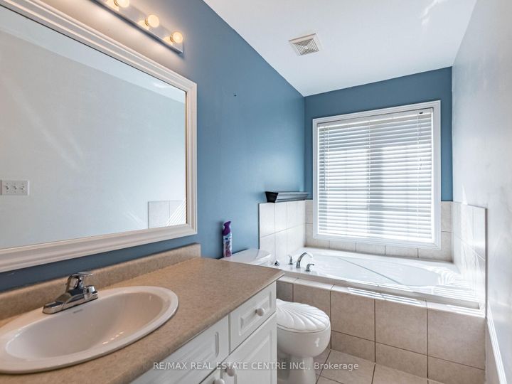 Photo 28 at 3927 Mayla Drive, Churchill Meadows, Mississauga