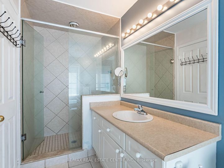 Photo 30 at 3927 Mayla Drive, Churchill Meadows, Mississauga