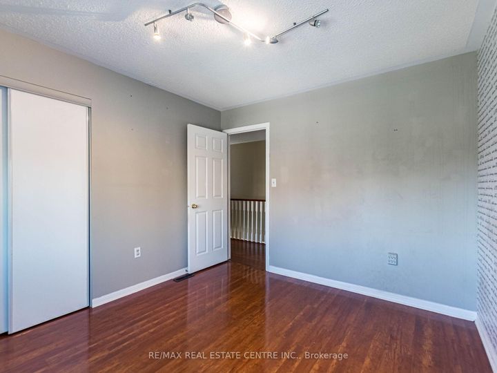 Photo 32 at 3927 Mayla Drive, Churchill Meadows, Mississauga