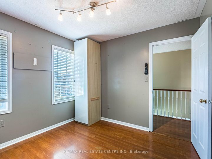 Photo 33 at 3927 Mayla Drive, Churchill Meadows, Mississauga