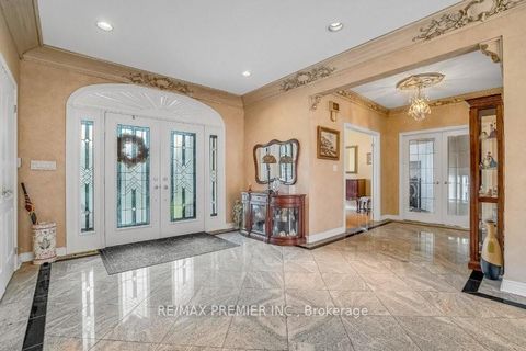 Photo 2 at 3 Avro Road, Maple, Vaughan