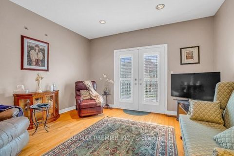 Photo 7 at 3 Avro Road, Maple, Vaughan