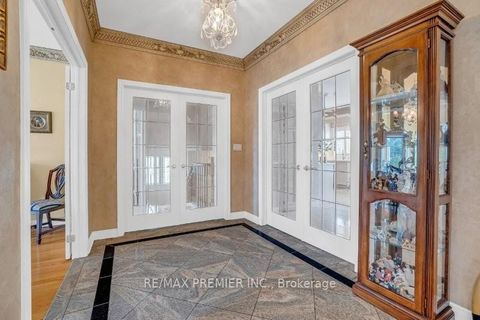 Photo 9 at 3 Avro Road, Maple, Vaughan