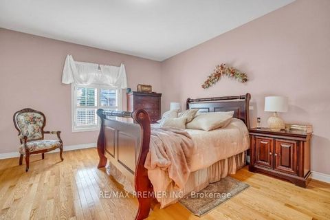 Photo 18 at 3 Avro Road, Maple, Vaughan