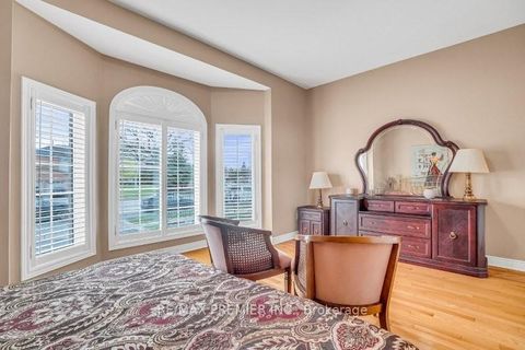 Photo 24 at 3 Avro Road, Maple, Vaughan