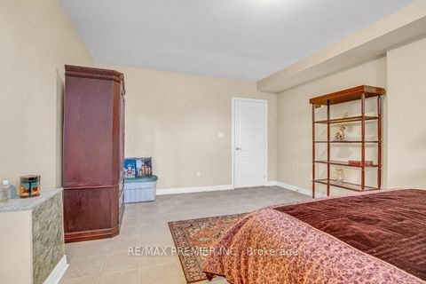 Photo 35 at 3 Avro Road, Maple, Vaughan