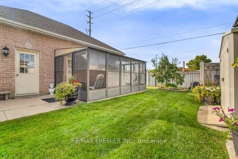 Photo 41 at 3 Avro Road, Maple, Vaughan