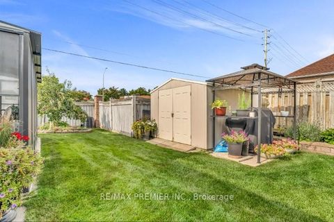 Photo 42 at 3 Avro Road, Maple, Vaughan