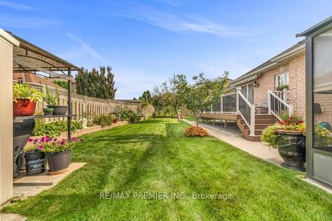 Photo 43 at 3 Avro Road, Maple, Vaughan