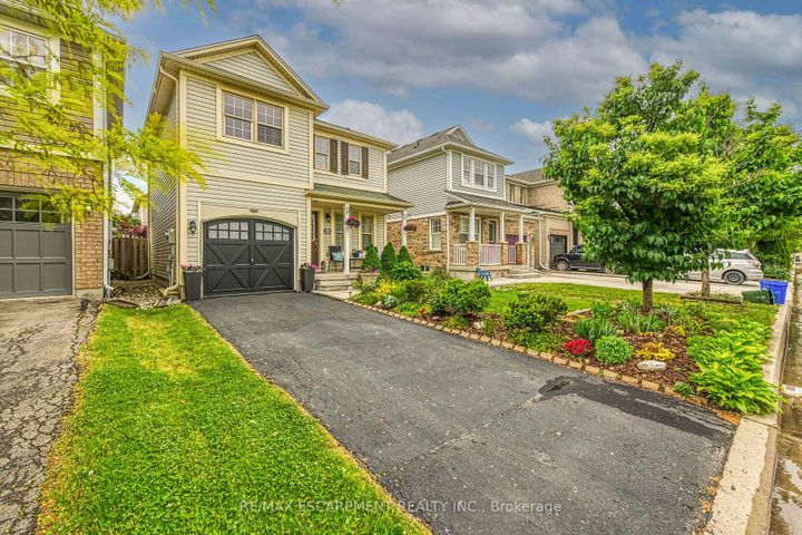 Photo 2 at 68 Powell Drive, Binbrook, Hamilton