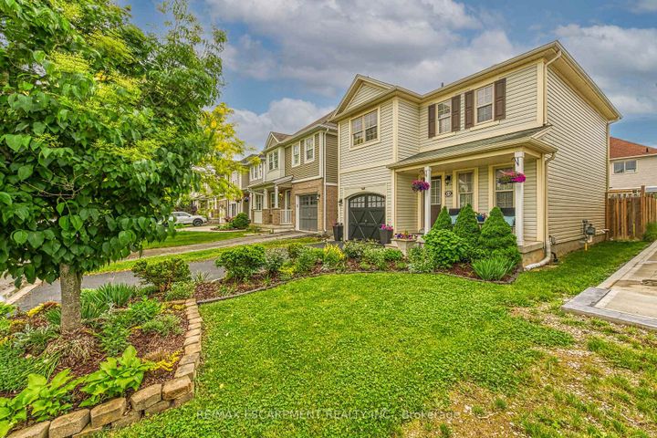 Photo 3 at 68 Powell Drive, Binbrook, Hamilton