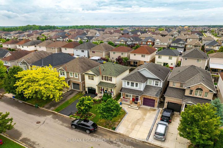 Photo 6 at 68 Powell Drive, Binbrook, Hamilton