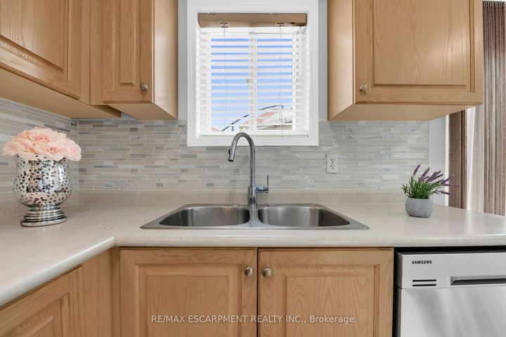 Photo 13 at 68 Powell Drive, Binbrook, Hamilton
