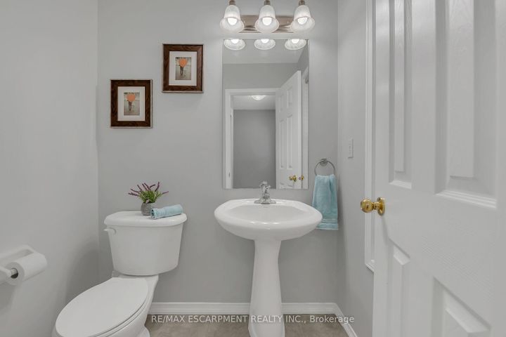 Photo 26 at 68 Powell Drive, Binbrook, Hamilton