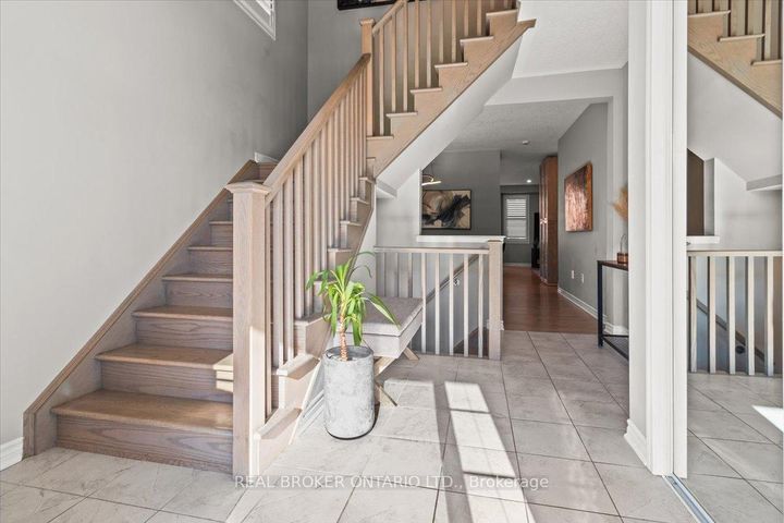 Photo 5 at 100 Celano Drive, Waterdown, Hamilton