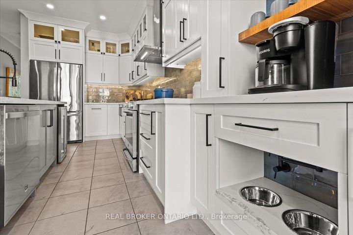 Photo 14 at 100 Celano Drive, Waterdown, Hamilton