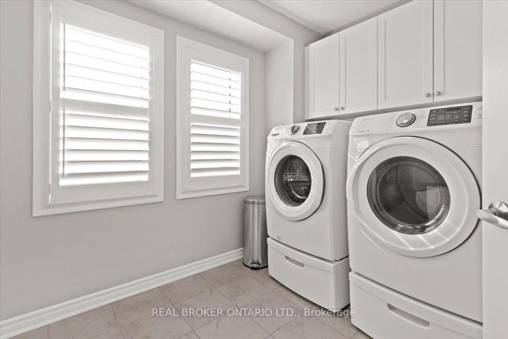 Photo 22 at 100 Celano Drive, Waterdown, Hamilton