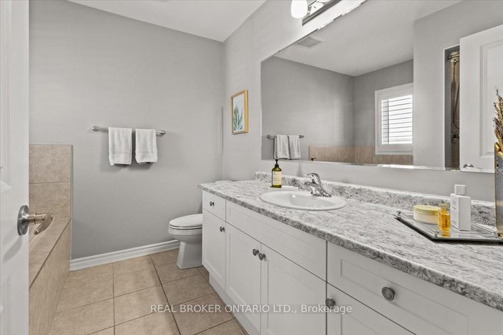 Photo 27 at 100 Celano Drive, Waterdown, Hamilton