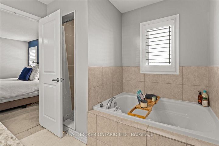 Photo 28 at 100 Celano Drive, Waterdown, Hamilton