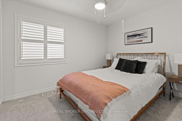 Photo 32 at 100 Celano Drive, Waterdown, Hamilton
