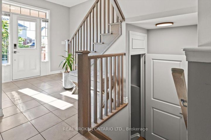 Photo 35 at 100 Celano Drive, Waterdown, Hamilton
