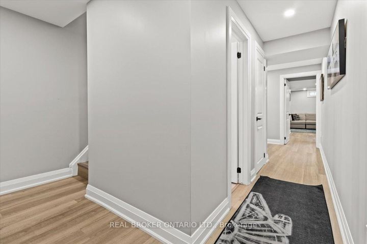 Photo 36 at 100 Celano Drive, Waterdown, Hamilton