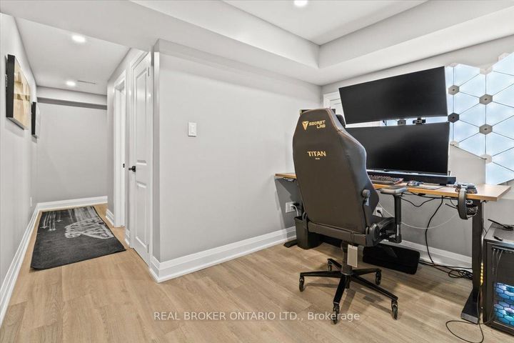 Photo 38 at 100 Celano Drive, Waterdown, Hamilton