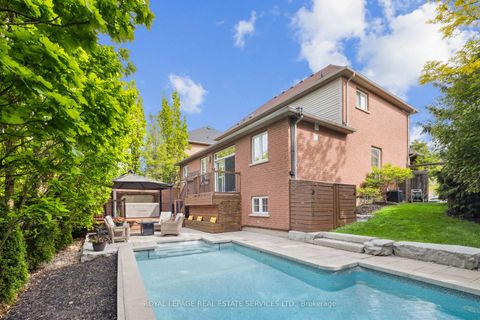 Photo 2 at 2313 Blue Oak Circle, WM Westmount, Oakville