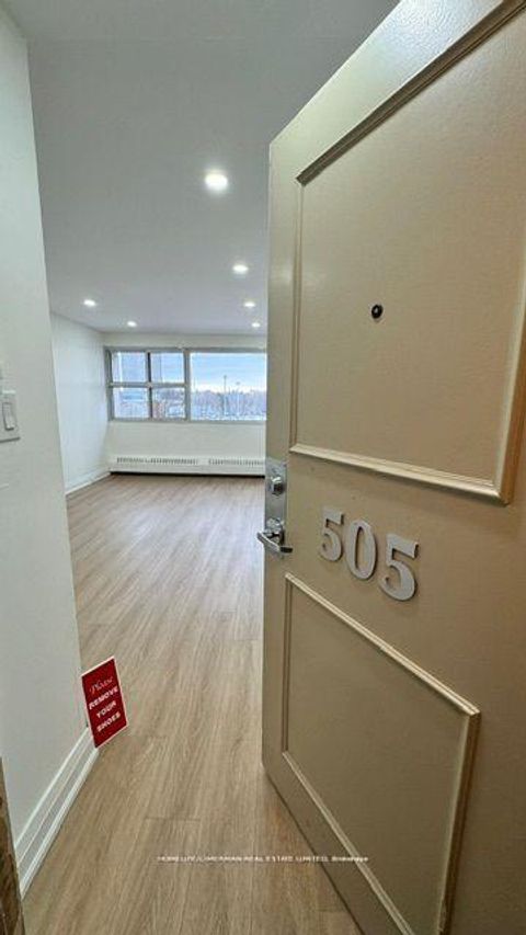 Photo 2 at 505 - 725 Don Mills Road, Flemingdon Park, Toronto