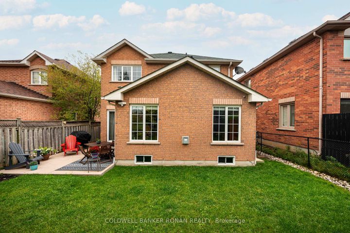 Photo 4 at 44 Baccarat Crescent, Snelgrove, Brampton