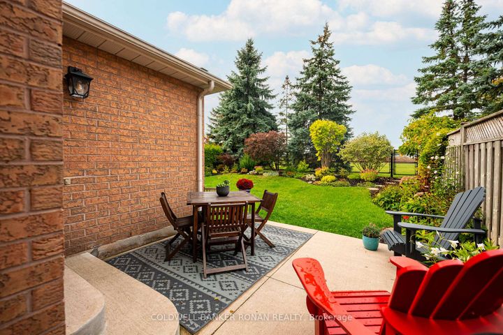 Photo 7 at 44 Baccarat Crescent, Snelgrove, Brampton