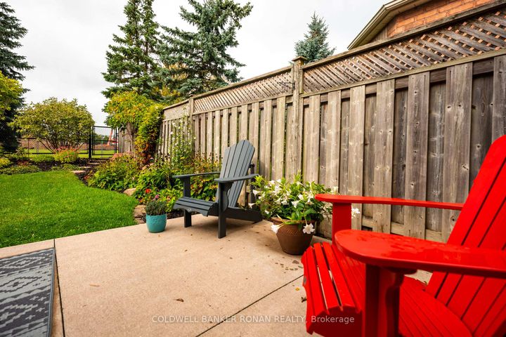 Photo 9 at 44 Baccarat Crescent, Snelgrove, Brampton