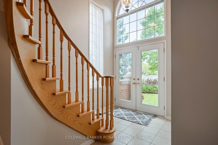 Photo 10 at 44 Baccarat Crescent, Snelgrove, Brampton