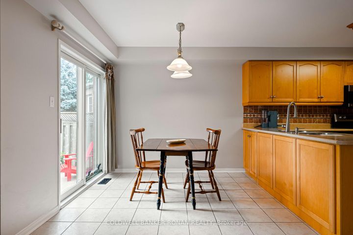 Photo 18 at 44 Baccarat Crescent, Snelgrove, Brampton