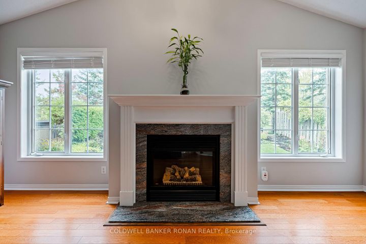 Photo 23 at 44 Baccarat Crescent, Snelgrove, Brampton